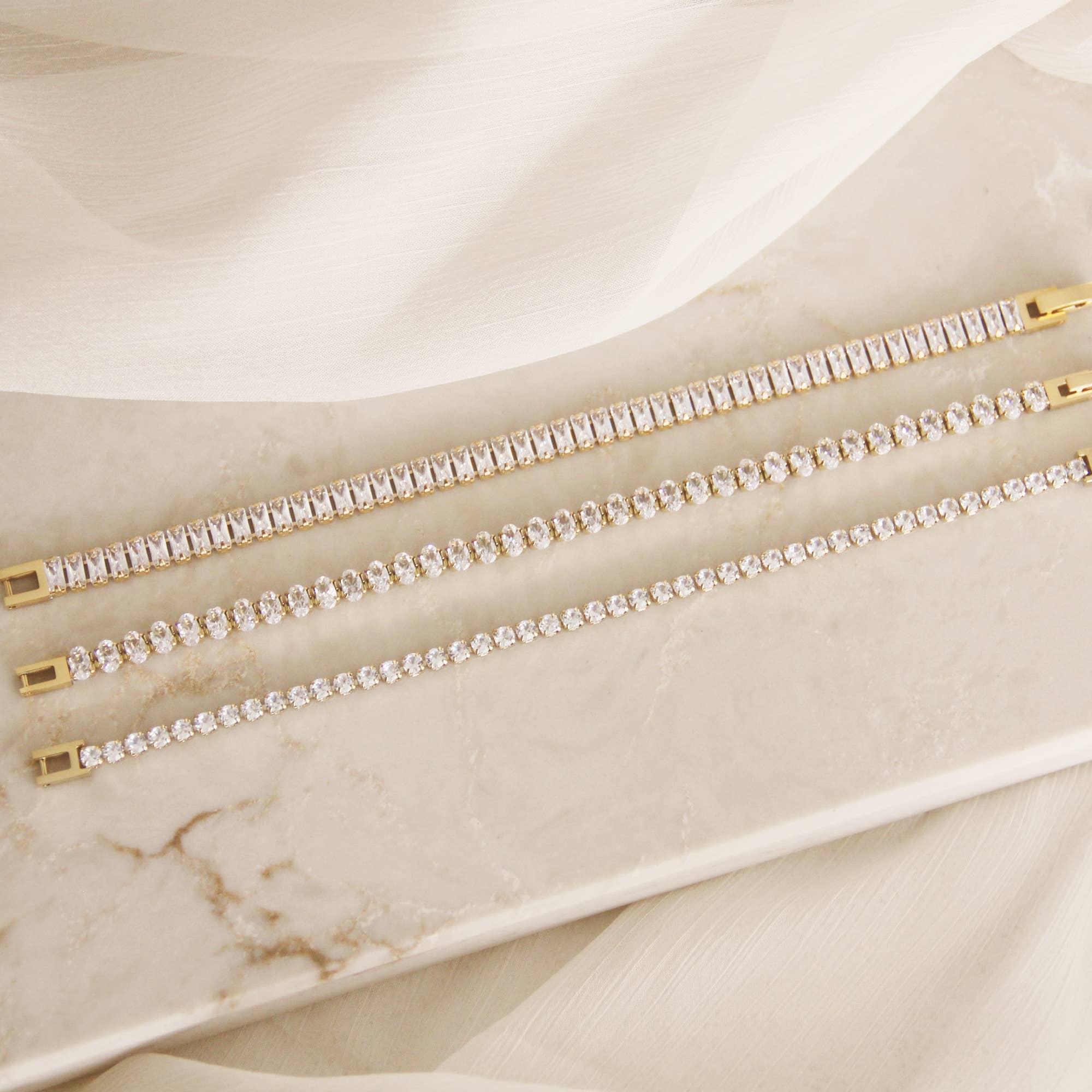 Tennis Bracelet: Gold / Oval